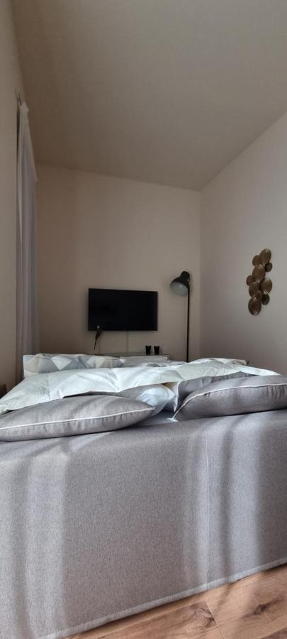 Dv Garda Suite Campione del Garda Exterior foto